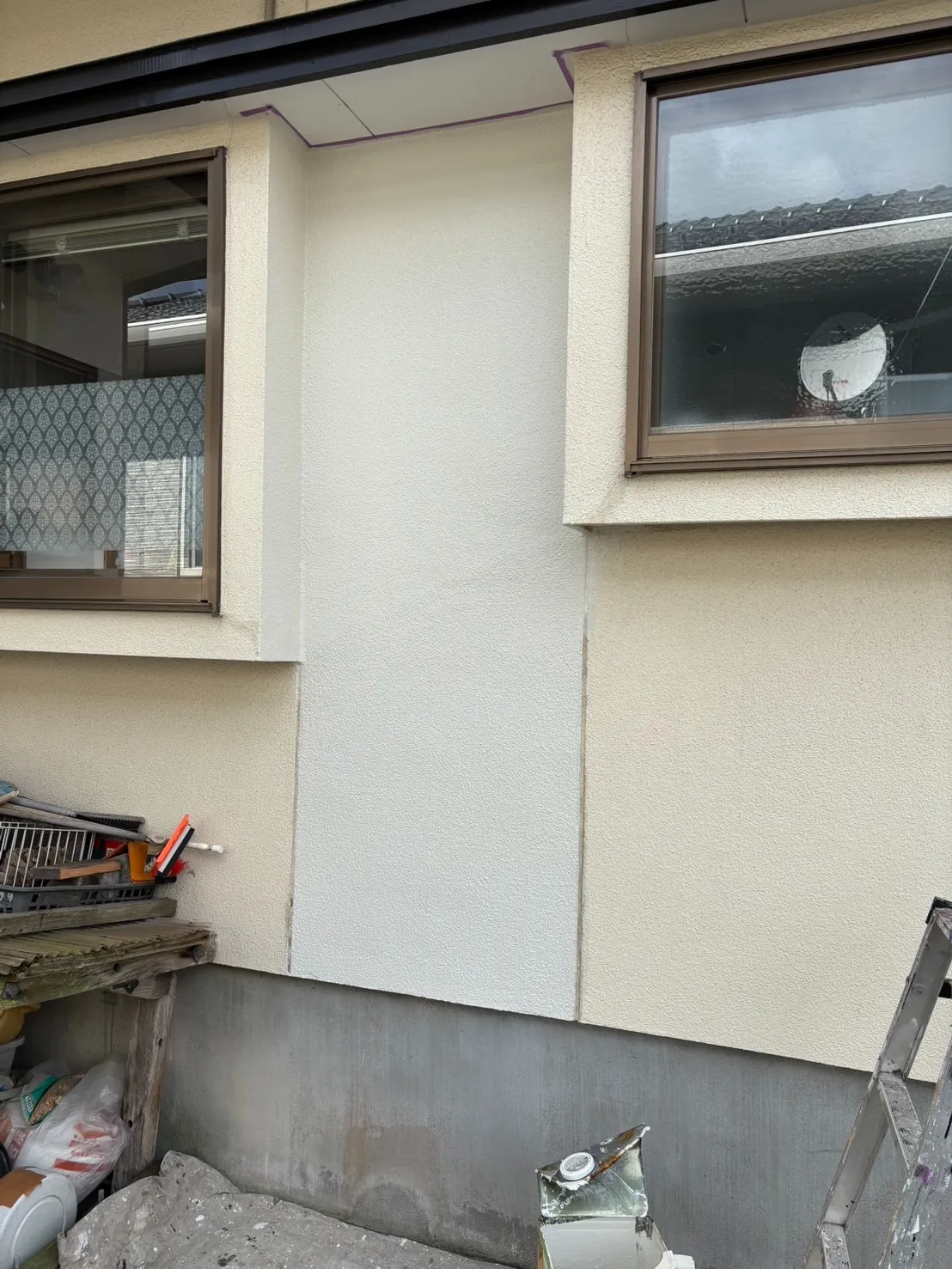 外壁ひび割れ補修・塗装工事
